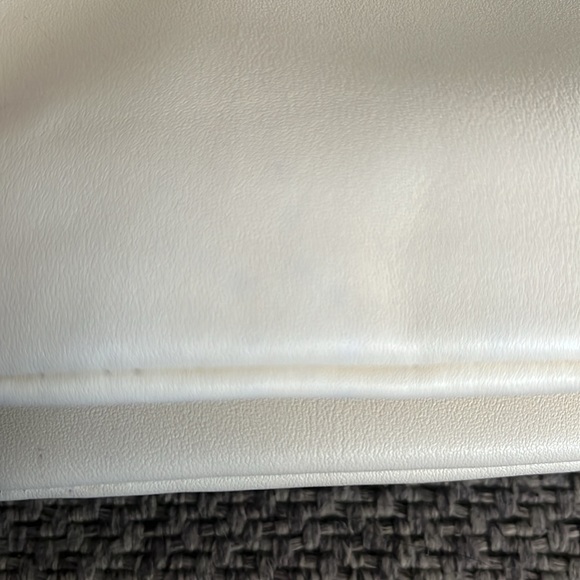 Matt & Nat creme clutch/purse - Picture 9 of 9